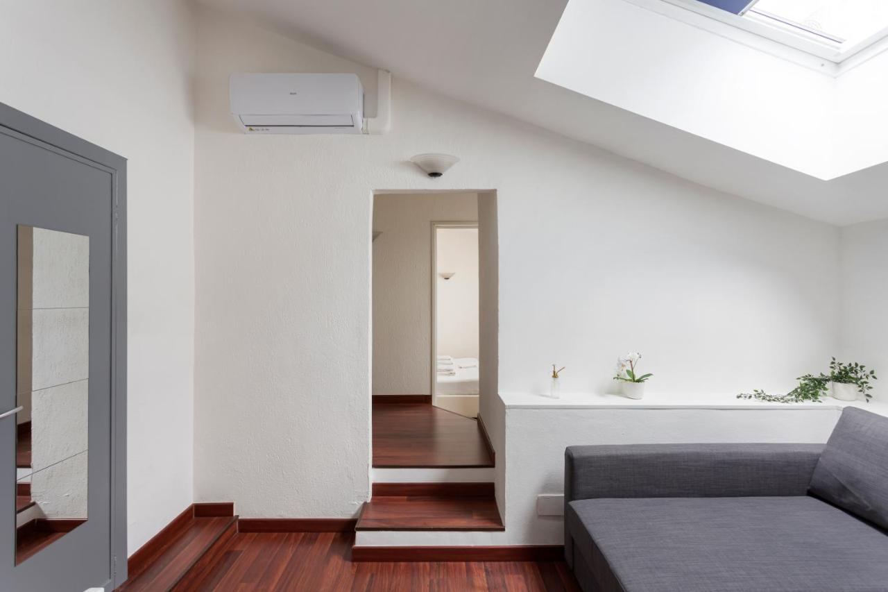 1 Bedroom & 1 Living Room Apt - Duomo 5 มิลาน ภายนอก รูปภาพ