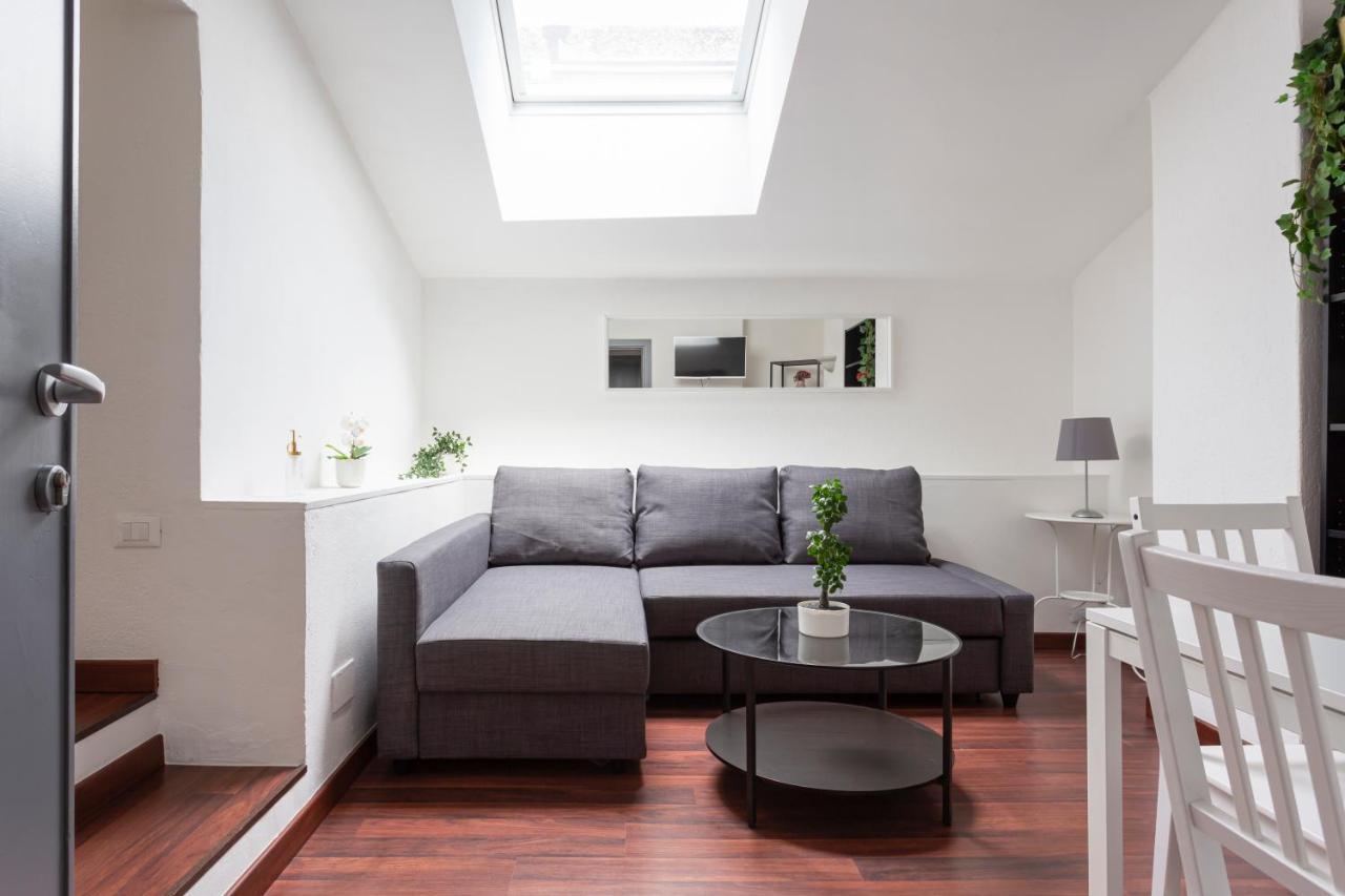 1 Bedroom & 1 Living Room Apt - Duomo 5 มิลาน ภายนอก รูปภาพ